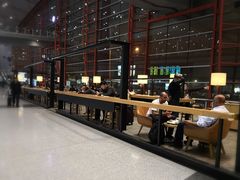 自助取餐区-星巴克(北京首都国际机场7店)