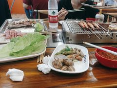 -哈尔滨小酒馆·鲜肉现穿自助烧烤(康新花园店)