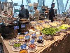 自助取餐区-广州塔璇玑地中海自助旋转餐厅