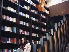 -钟书阁(松江泰晤士小镇店)