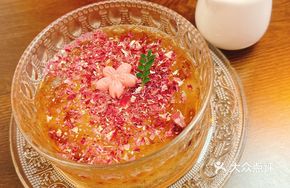 Rose Snow Frog and Tangerine Jelly Soup