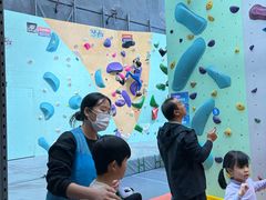 -蓝天攀岩-青少年训练(罗湖益田假日广场店)