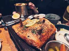 现烤三文鱼-THE CANNERY&JUJU 新鲜海鲜·牛排美食酒廊