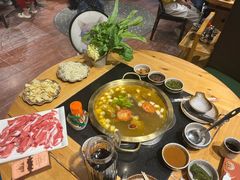 -顶顶汤火牛排火锅·经典铜锅涮肉