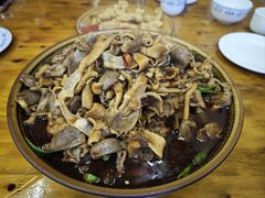 -一品红烧鸭特色川菜(三岔湖店)