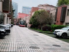 -上海南泉酒店(塘桥地铁站店)
