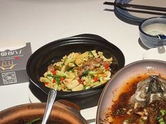 -八府香鸭·啫啫煲(华山路店)