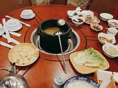 -鲁朗纳麦石锅鸡庄园