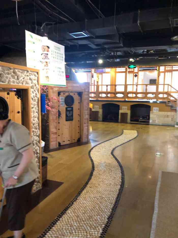 沐青汤泉(绿城店)-"环境很好,也很干净,非常适合一家人去玩.