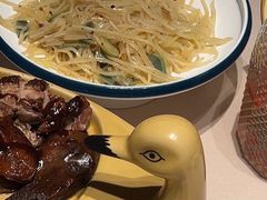 -八府香鸭·啫啫煲(华山路店)