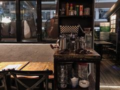 -layback cafe & bar