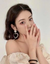 -时尚殿堂明星门店