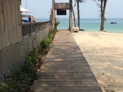 -Baan Ploy Samed Restaurant ร้านอาหารบ้านพลอยเสม็ด