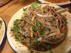 -拈签一笑黄牛肉辣卤串串