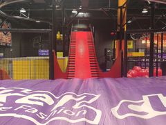 -Tenker Club弹刻极限主题公园 · 蹦床 · 团建 · 生日派对(大关店)