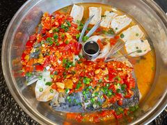 -鱼鲜饭香·招牌汽锅剁椒鱼头王