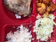 -同济大学本部学苑饮食广场