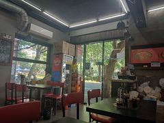 大堂-丽影重庆小面(定西路店)