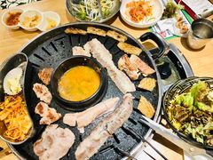 -江南猪肉商会无限续吃(弘大店)