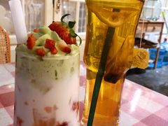 抹茶草莓冰牛乳-秘密小花园(第三中学店)