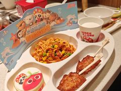 -海底捞火锅鲜切牛肉主题店(长寿路店)