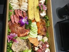 -山野的朋友露营炭火烤肉