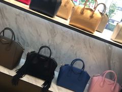 -GIVENCHY(佛罗伦萨小镇奥莱店)