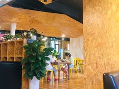 -新华里咖啡书吧(新华书店小寨店)