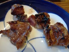 烤糊的牛短肋-炎蔵牛舌烤肉