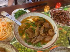 -金杨拉面王小吃面馆·牛三宝面·红烧牛肉粉