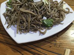 -溢心园香河肉饼总店