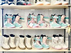 -Hopo Snow 城市滑雪空间(滨江宝龙城店)