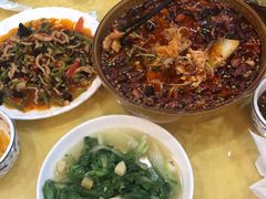 -乡土特色.冷锅鱼.牦牛肉汤锅