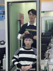 -V7 HAIR SALON