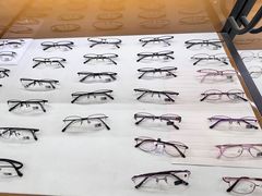 -罗伯特眼镜·蔡司官方授权(罗湖国贸店)