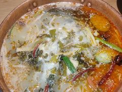 -洱火云南酸菜牛肉火锅(石景山当代商城店)