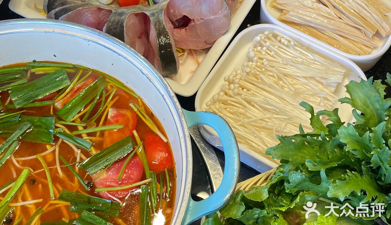 来贵阳第一顿，建议直奔这家酸汤鱼……