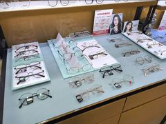 -罗伯特眼镜·蔡司官方授权(罗湖国贸店)