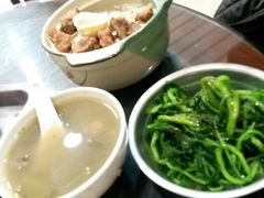 排骨饭配例汤和菜-芬芳甜品(体育东横街店)