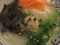鸡丝米线-云海肴·汽锅鸡·云南代表菜(天山百盛优客店)