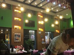 -香巴拉云南餐厅(华莱坞店)