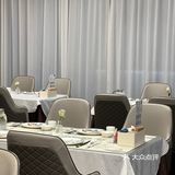 如果是10人来这里可以选择私人定制·晚宴，菜品丰富美味