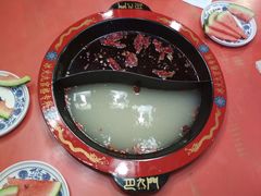菌菇鸳鸯锅-巴九门老火锅(来福士打望店)