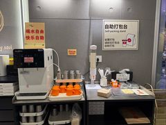 -必胜客(WOW南宁盛天地店)