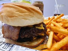 -TRIPS BURGER(大钟寺店)