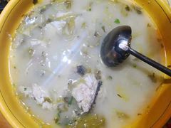 -严记小天府酸菜鱼(西四路店)