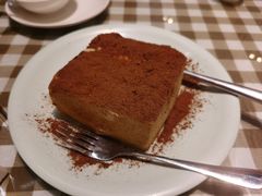 -新大咀港式茶餐厅(宝山万达店)