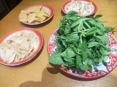 -郭婆婆疯子鸡·土货江湖菜馆