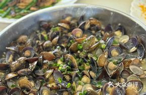 Steamed Clams with Sand Ginger and Garlic