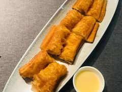 大油条配炼乳-HOMES上海本帮菜(襄阳公园店)